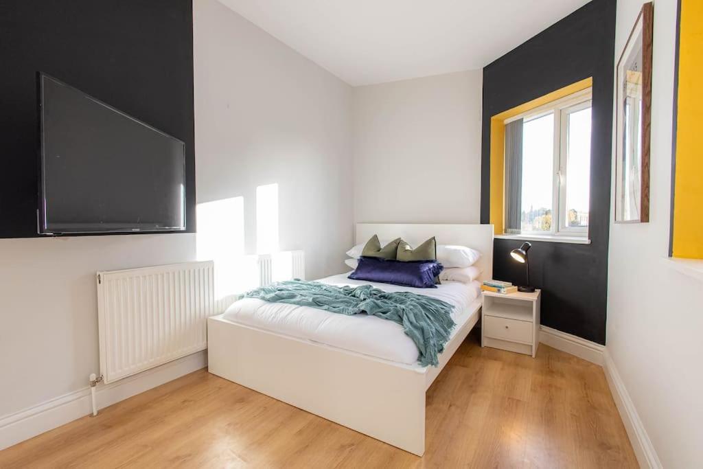 Charming Chalk Farm * London